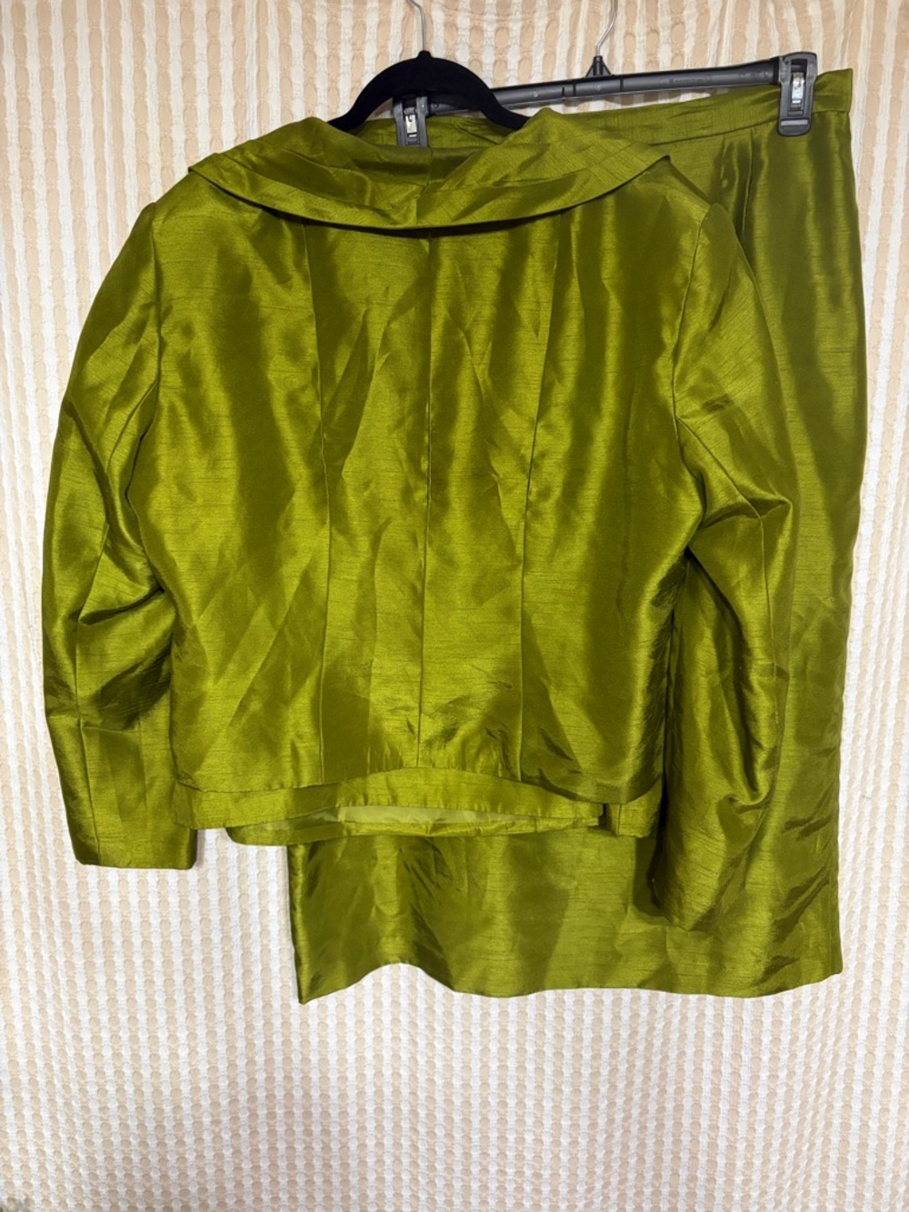 Terramina Olive Green Satin Bow-Accent Women's 3 pc set - Picture 3 of 4